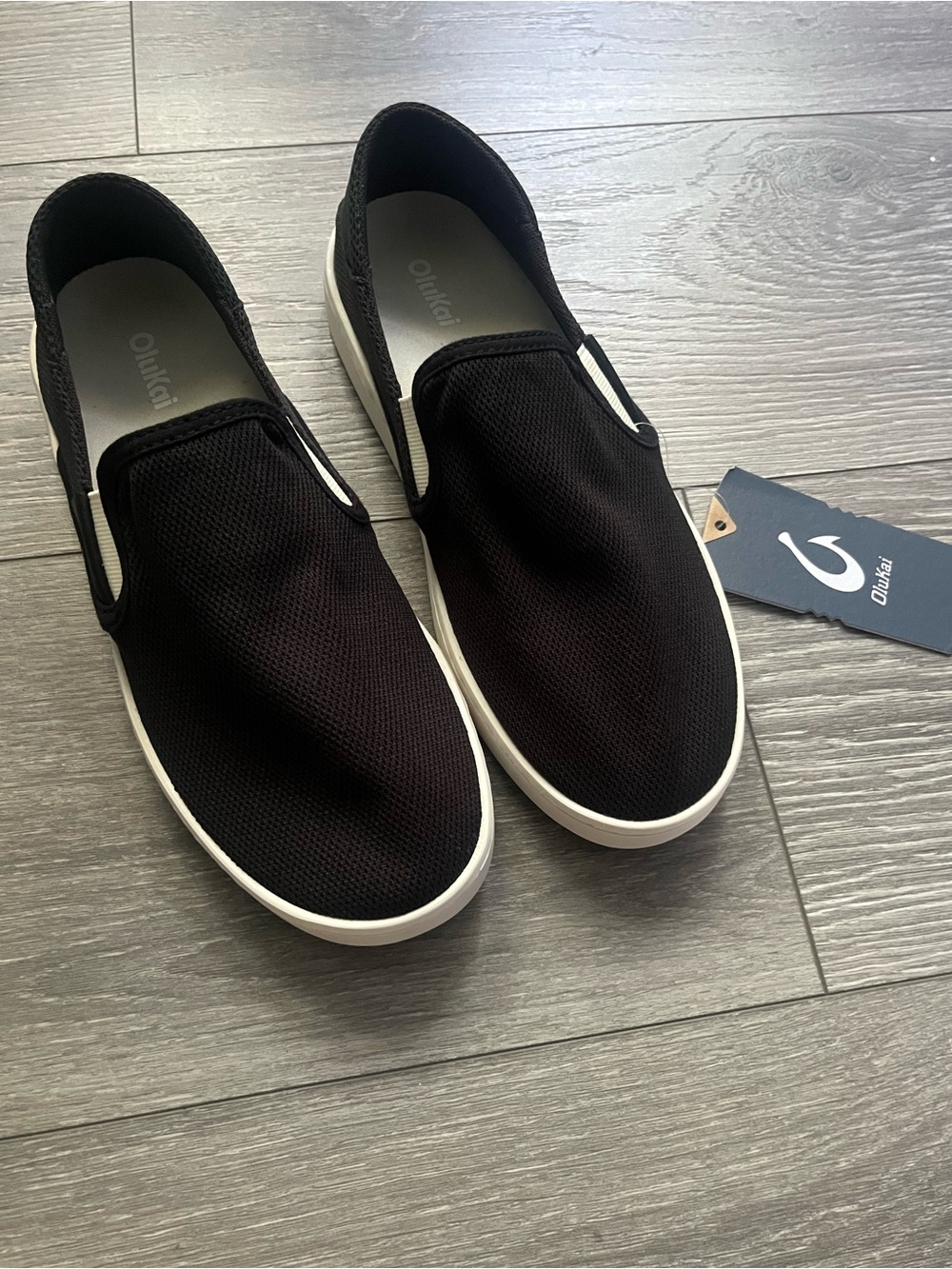 NEW OluKai Pehuea Black White Slip On Casual Minimalist Sporty Preppy Shoes 9